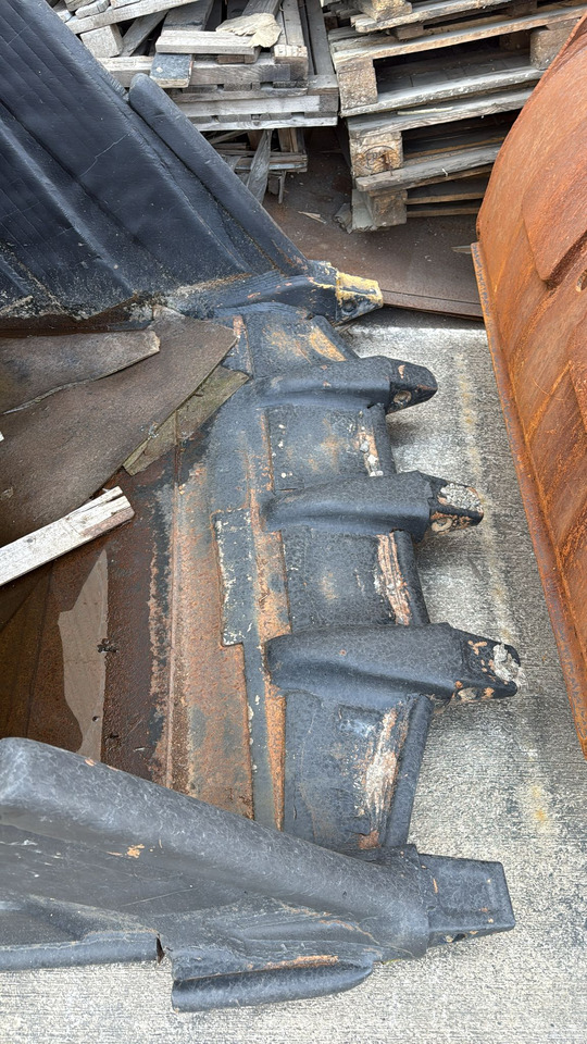 HITACHI ZX520/530 Cheap Second Hand Bucket - Ekskavatora kauss: foto 3 HITACHI ZX520/530 Cheap Second Hand Bucket - Ekskavatora kauss: foto 3