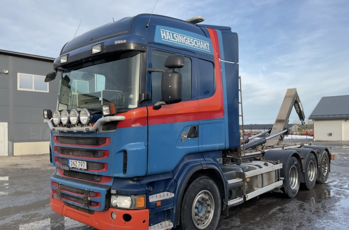 SCANIA R560 - Pacēlājs ar āķi: foto 1 SCANIA R560 - Pacēlājs ar āķi: foto 1