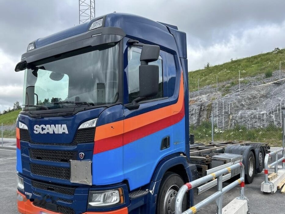 Scania R520 - Šasija kravas automašīna: foto 1 Scania R520 - Šasija kravas automašīna: foto 1