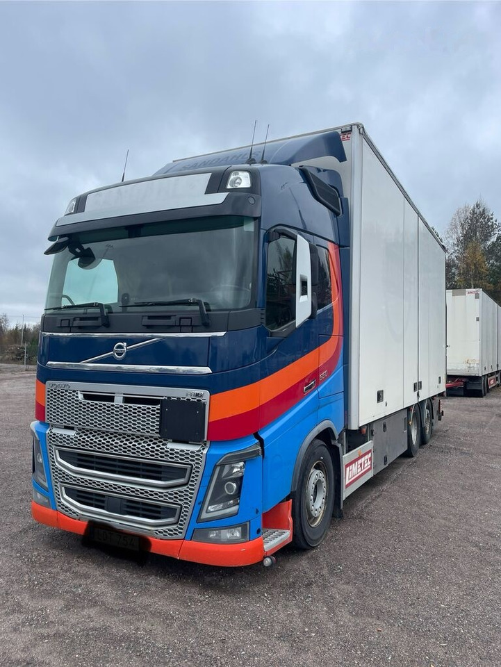 Volvo FH550 - Kravas automašīna ar slēgto virsbūvi: foto 4 Volvo FH550 - Kravas automašīna ar slēgto virsbūvi: foto 4