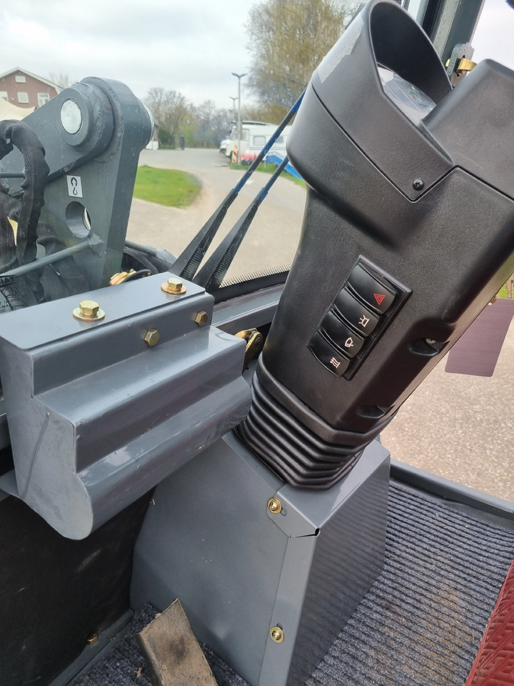 WCM L2412 - Riteņu iekrāvējs: foto 4 WCM L2412 - Riteņu iekrāvējs: foto 4