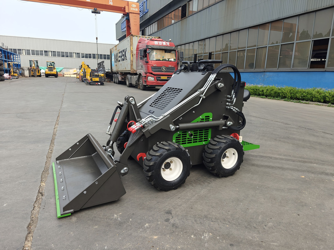 WCM-SL380 - Kompaktiekrāvējs: foto 3 WCM-SL380 - Kompaktiekrāvējs: foto 3