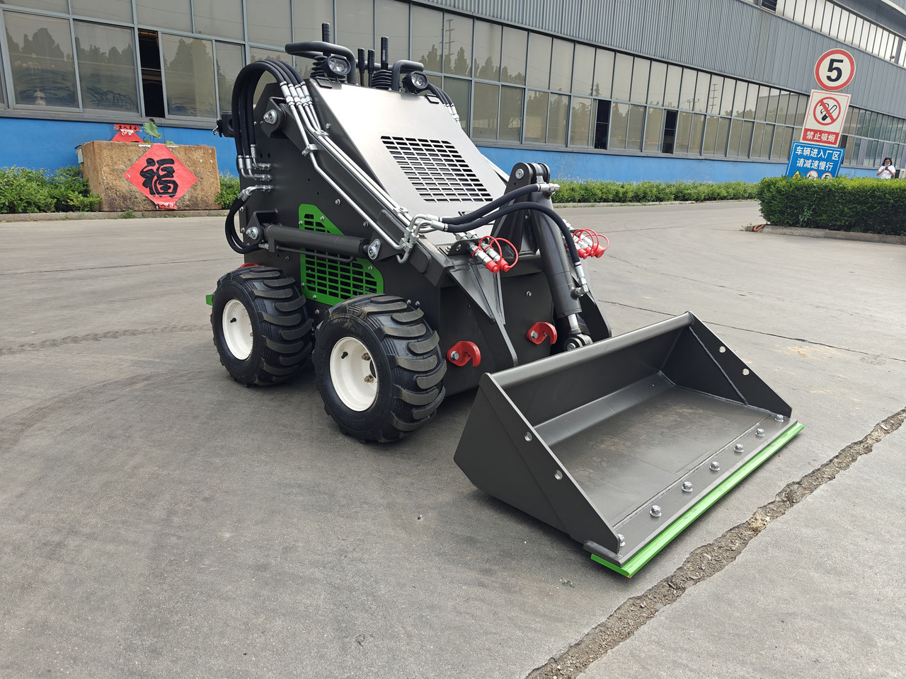 WCM-SL380 - Kompaktiekrāvējs: foto 5 WCM-SL380 - Kompaktiekrāvējs: foto 5