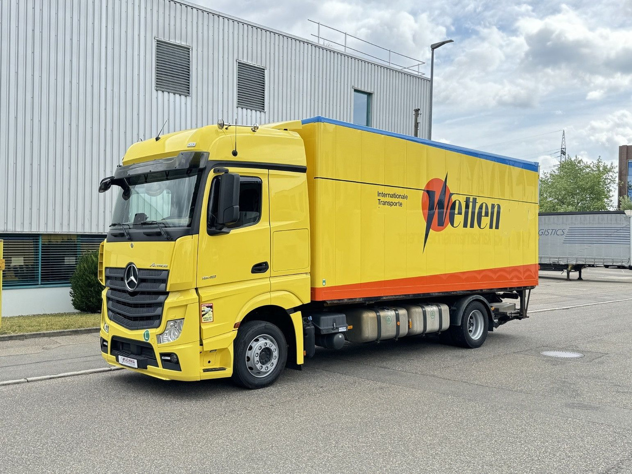 Mercedes-Benz Actros 1848 LL Gr.Haus AWL-Möbelkoffer uLBW - Kravas automašīna ar slēgto virsbūvi: foto 2 Mercedes-Benz Actros 1848 LL Gr.Haus AWL-Möbelkoffer uLBW - Kravas automašīna ar slēgto virsbūvi: foto 2