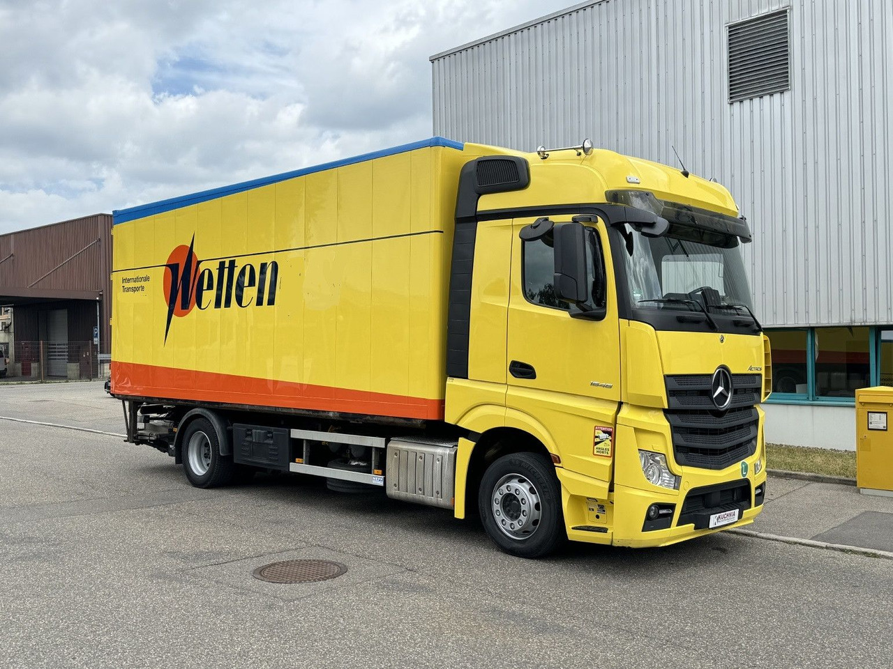 Mercedes-Benz Actros 1848 LL Gr.Haus AWL-Möbelkoffer uLBW - Kravas automašīna ar slēgto virsbūvi: foto 4 Mercedes-Benz Actros 1848 LL Gr.Haus AWL-Möbelkoffer uLBW - Kravas automašīna ar slēgto virsbūvi: foto 4