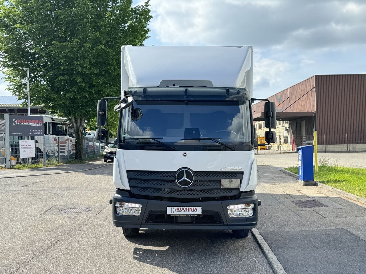 Mercedes-Benz Atego 1221 L Koffer 6,1m LBW AHK Klima TOP - Kravas automašīna ar slēgto virsbūvi: foto 2 Mercedes-Benz Atego 1221 L Koffer 6,1m LBW AHK Klima TOP - Kravas automašīna ar slēgto virsbūvi: foto 2