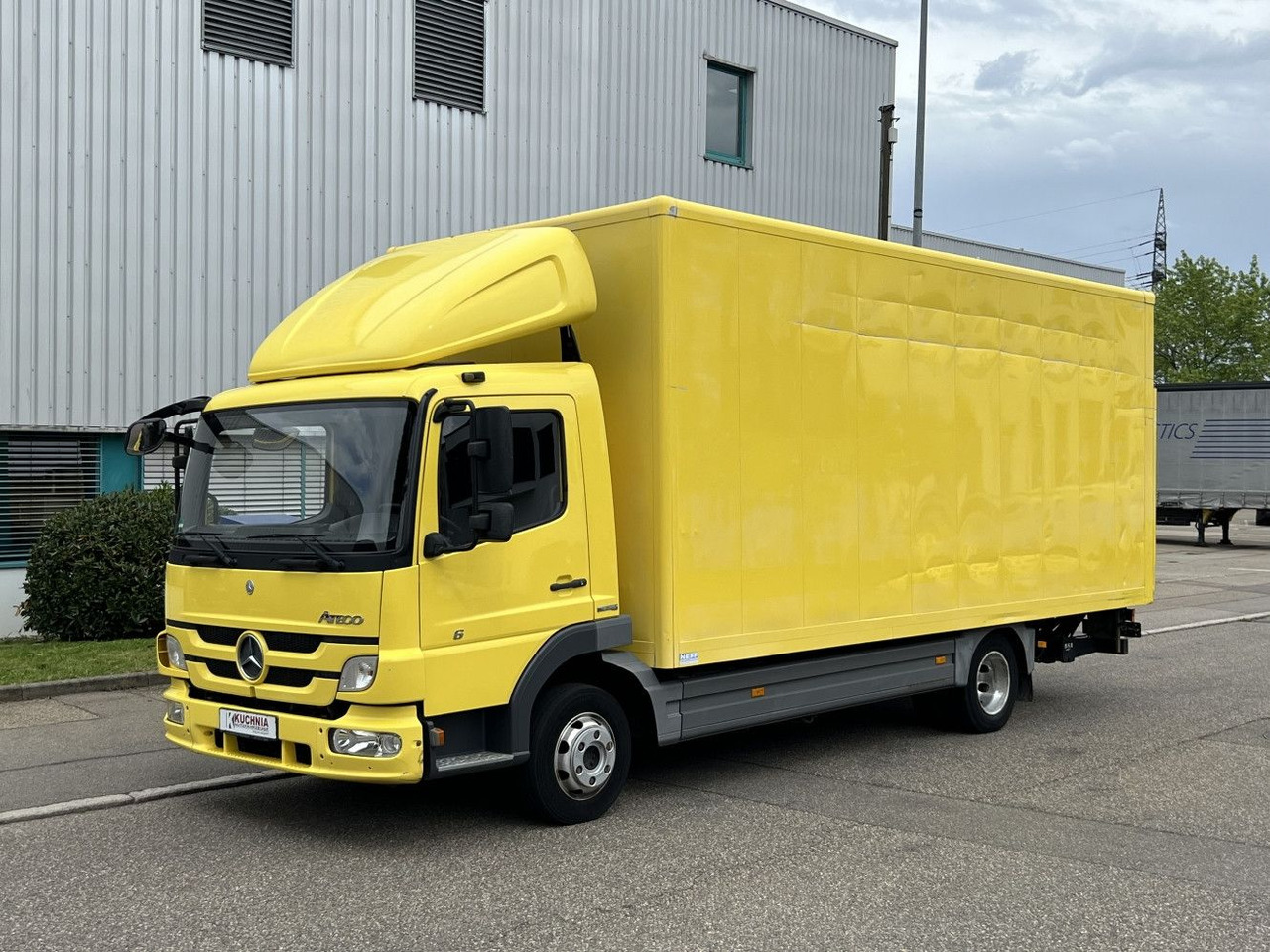 Mercedes-Benz Atego 816L Möbelkoffer 6,15m LBW 3-Sitze Euro-5 - Furgons ar slēgtā virsbūve: foto 1 Mercedes-Benz Atego 816L Möbelkoffer 6,15m LBW 3-Sitze Euro-5 - Furgons ar slēgtā virsbūve: foto 1