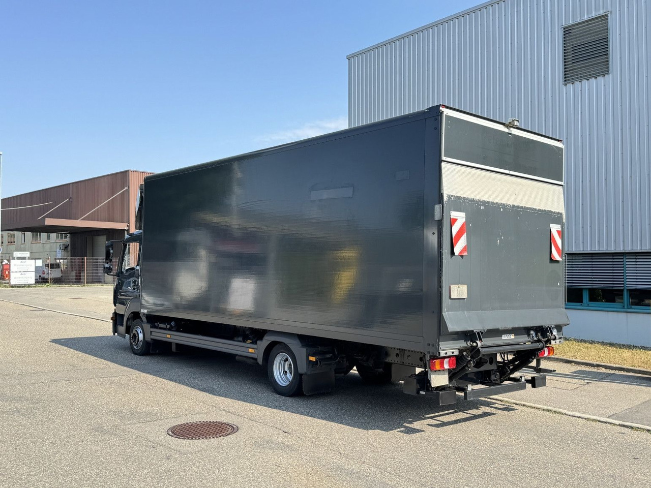 Mercedes-Benz Atego 818L Koffer 7,3m LBW Klima Automatik - Furgons ar slēgtā virsbūve: foto 5 Mercedes-Benz Atego 818L Koffer 7,3m LBW Klima Automatik - Furgons ar slēgtā virsbūve: foto 5