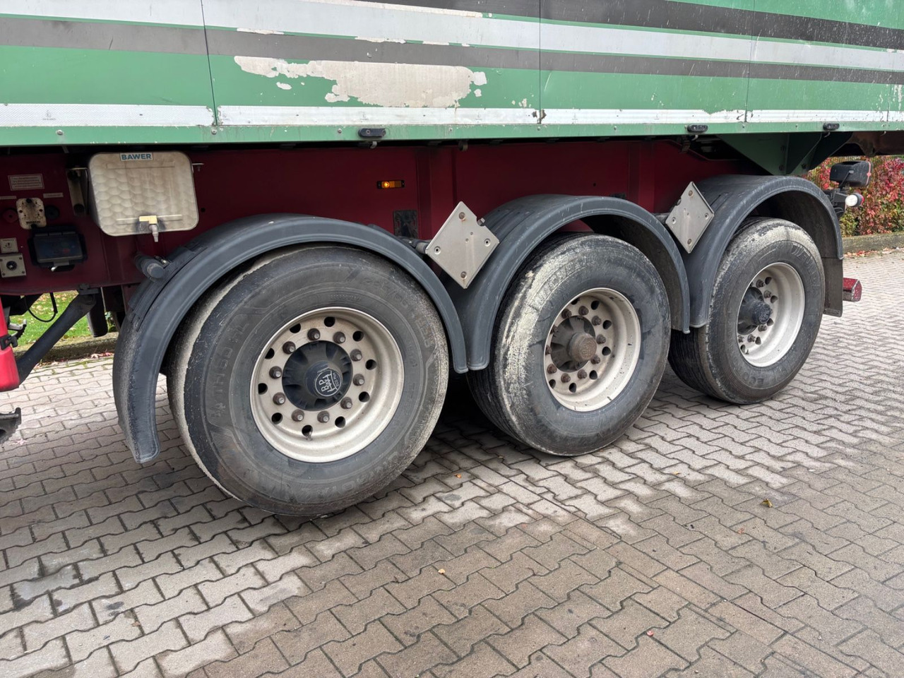 Langendorf SKA 24/30 Alu-Kippmulde, 30m³, Lift-Achse, Rollp - Puspiekabe pašizgāzējs: foto 2 Langendorf SKA 24/30 Alu-Kippmulde, 30m³, Lift-Achse, Rollp - Puspiekabe pašizgāzējs: foto 2
