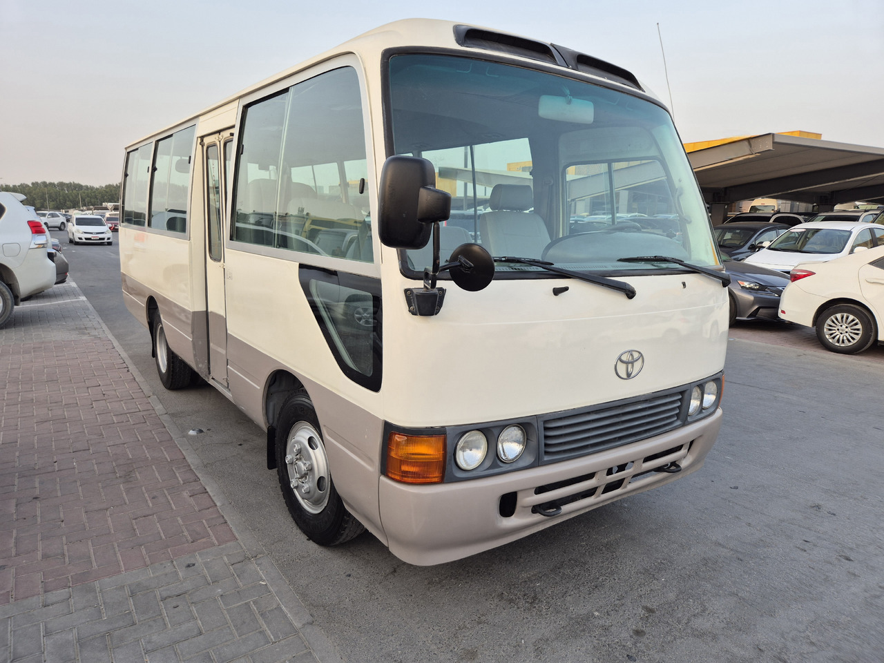 TOYOTA Coaster ... 25 places ...climatisé - Mikroautobuss, Pasažieru furgons: foto 1 TOYOTA Coaster ... 25 places ...climatisé - Mikroautobuss, Pasažieru furgons: foto 1