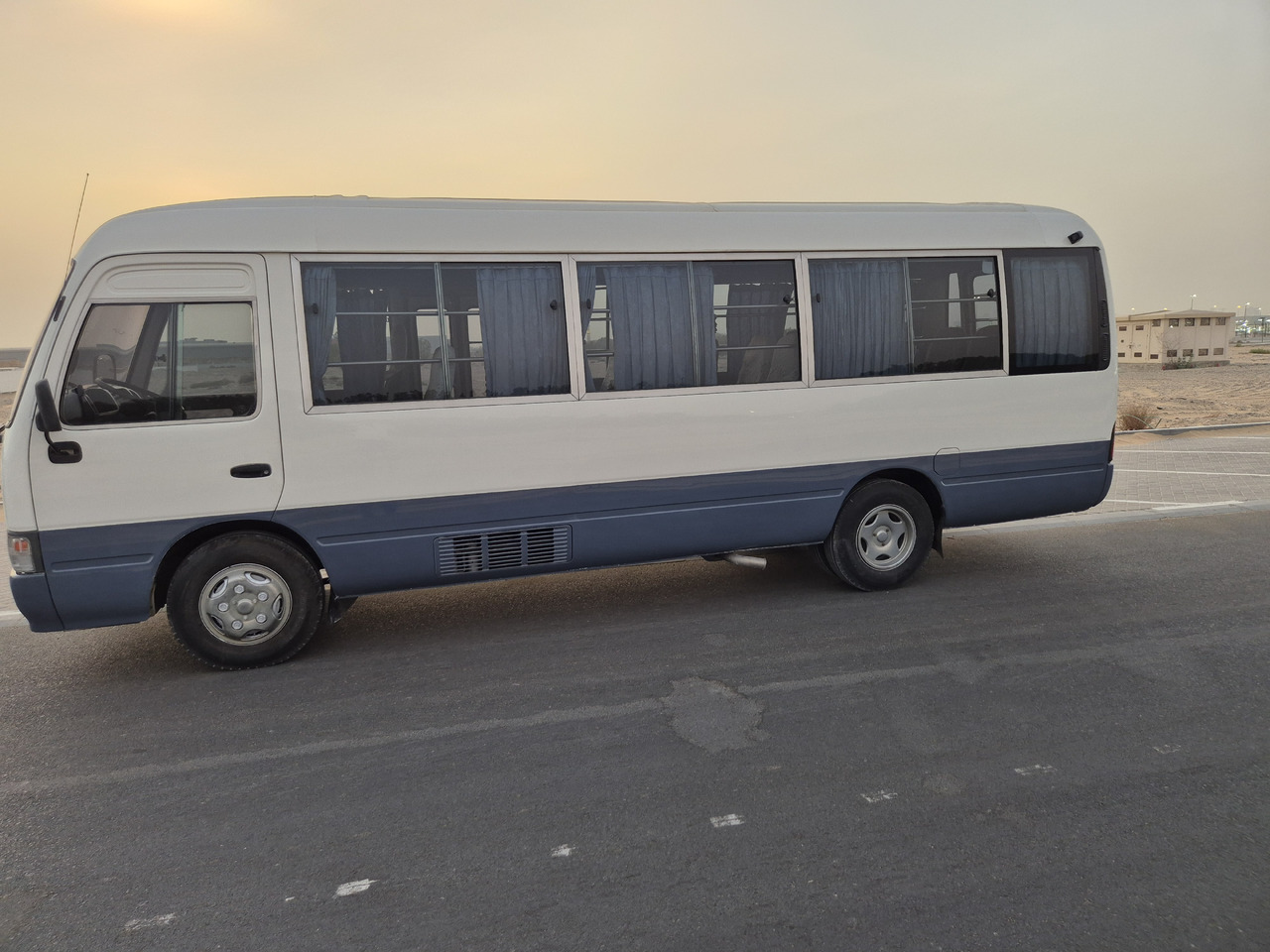 Toyota Coaster ... 30 places - climatisé - Mikroautobuss, Pasažieru furgons: foto 3 Toyota Coaster ... 30 places - climatisé - Mikroautobuss, Pasažieru furgons: foto 3