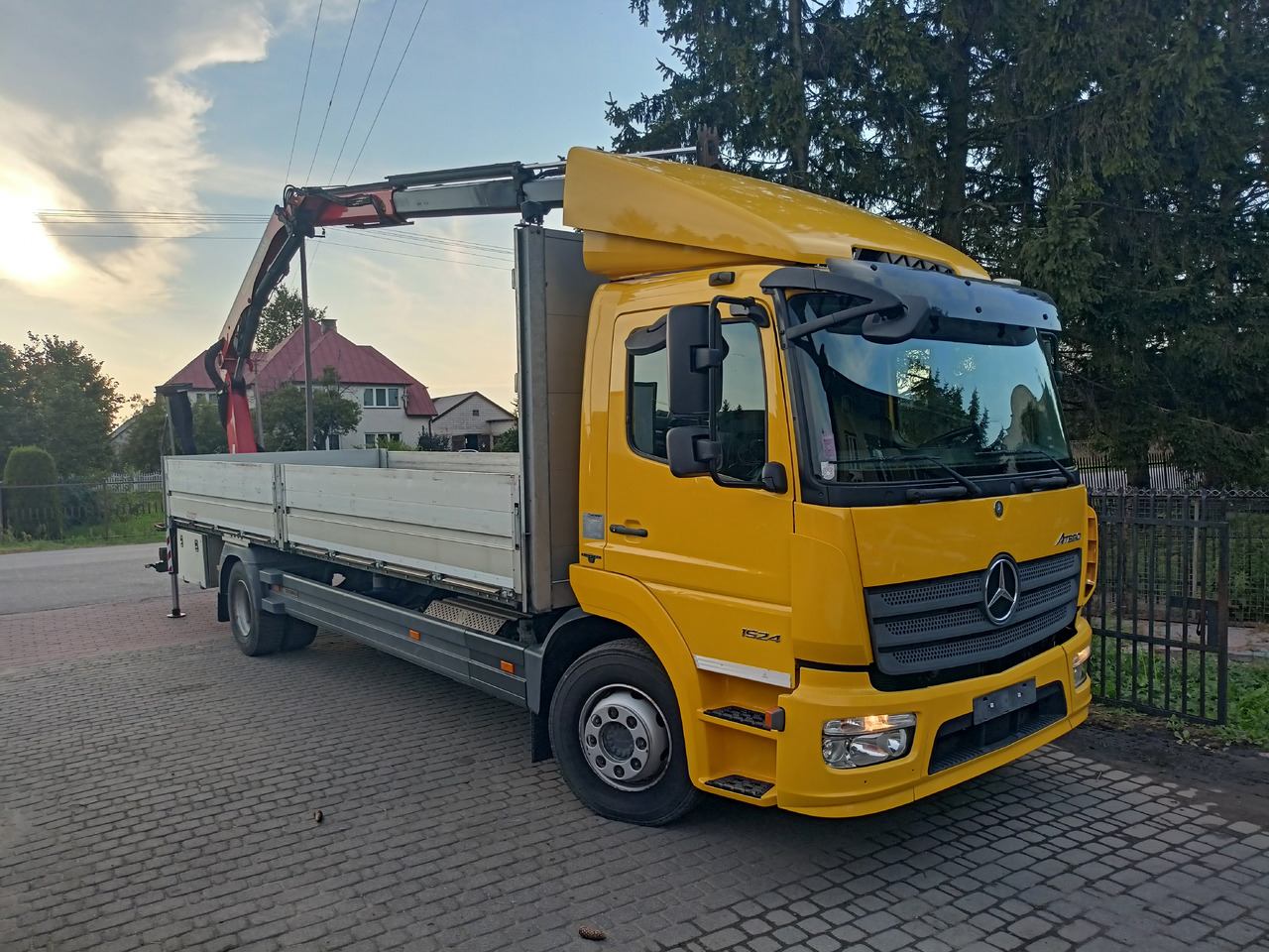 MERCEDES-BENZ Atego 1524 - Kravas auto ar manipulatoru: foto 1 MERCEDES-BENZ Atego 1524 - Kravas auto ar manipulatoru: foto 1