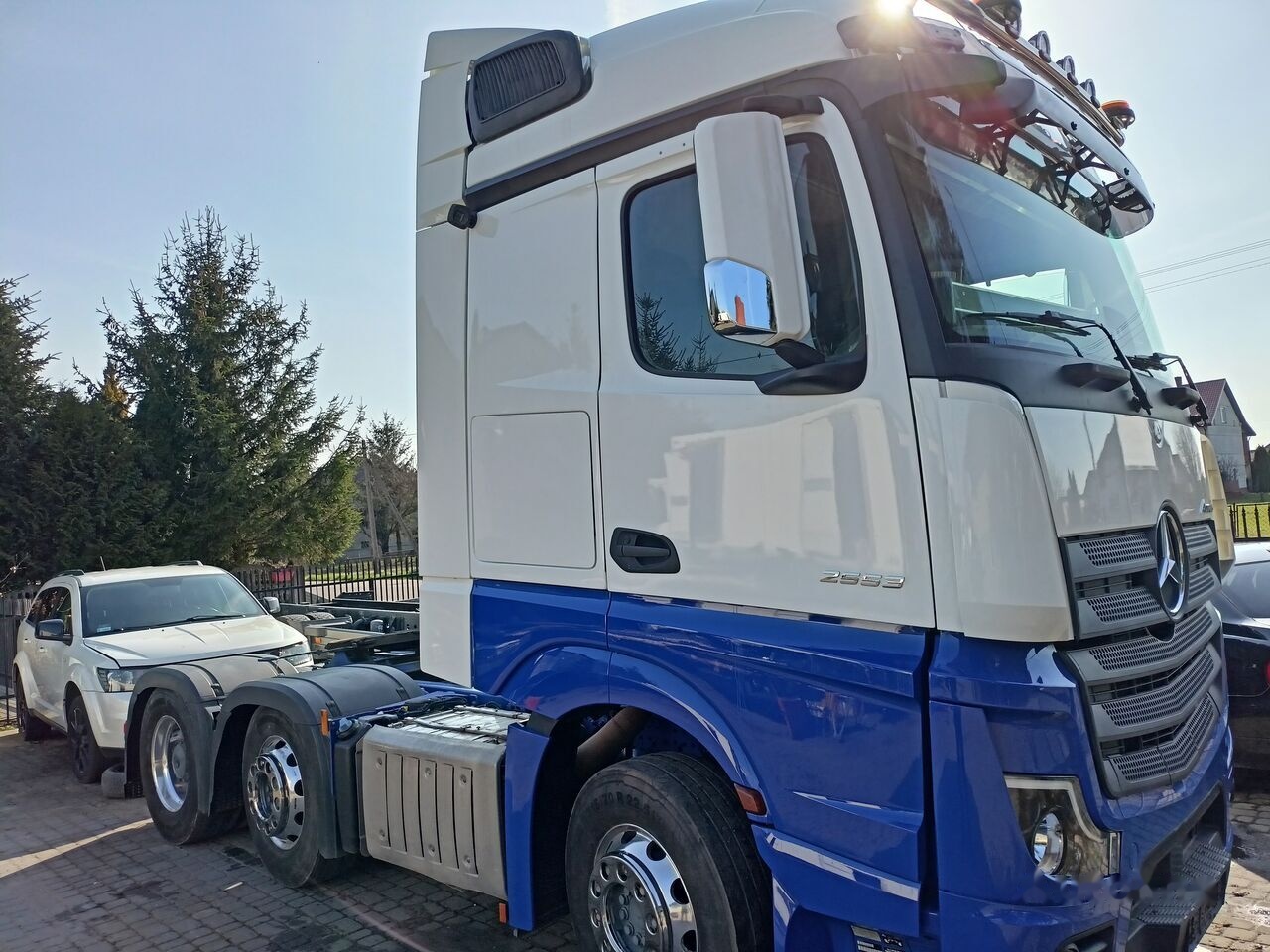 Mercedes-Benz Actros 2553 - Vilcējs: foto 2 Mercedes-Benz Actros 2553 - Vilcējs: foto 2