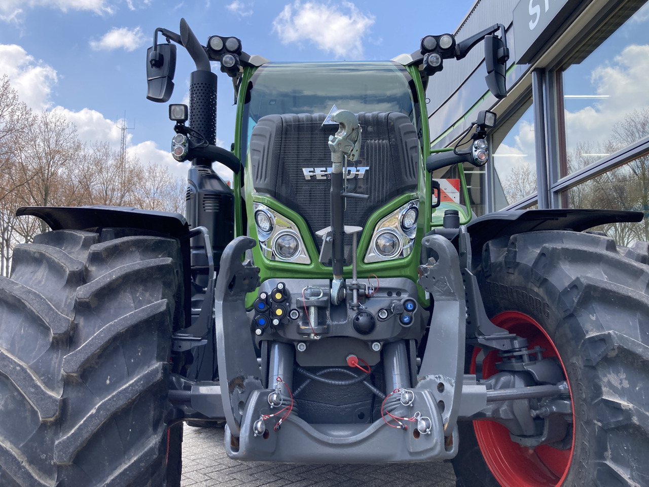 FENDT 720 Vario Gen6 PowerPlus setting 1 - Traktors: foto 4 FENDT 720 Vario Gen6 PowerPlus setting 1 - Traktors: foto 4