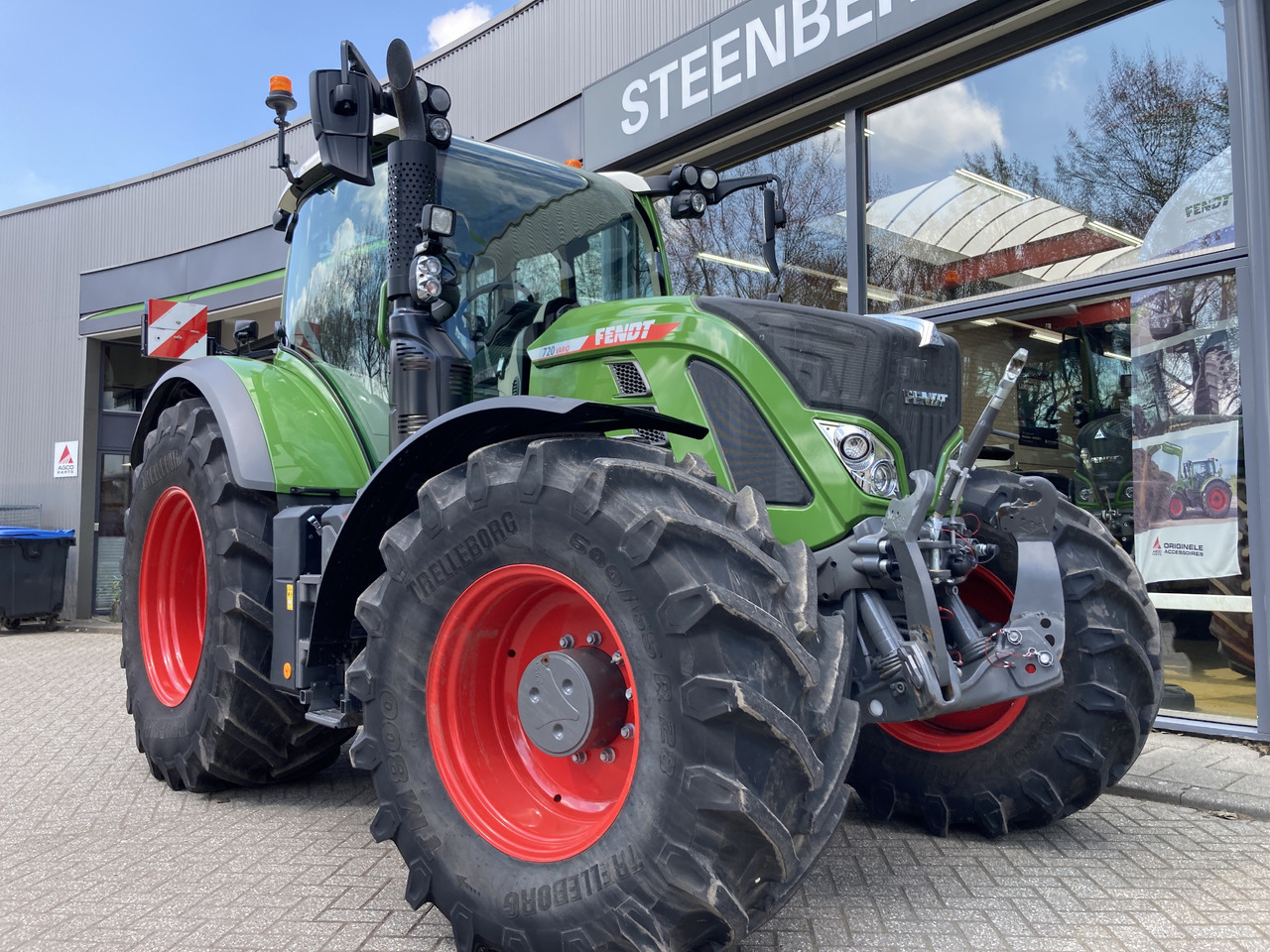 FENDT 720 Vario Gen6 PowerPlus setting 1 - Traktors: foto 1 FENDT 720 Vario Gen6 PowerPlus setting 1 - Traktors: foto 1