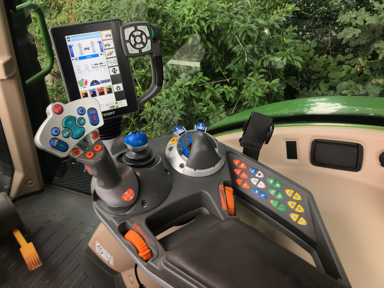 Traktors FENDT 720 Vario S4 PowerPlus: foto 26