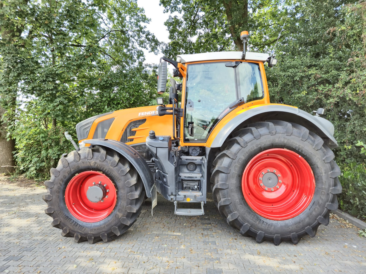 Fendt 828 Vario S4 ProfiPlus - Traktors: foto 2 Fendt 828 Vario S4 ProfiPlus - Traktors: foto 2