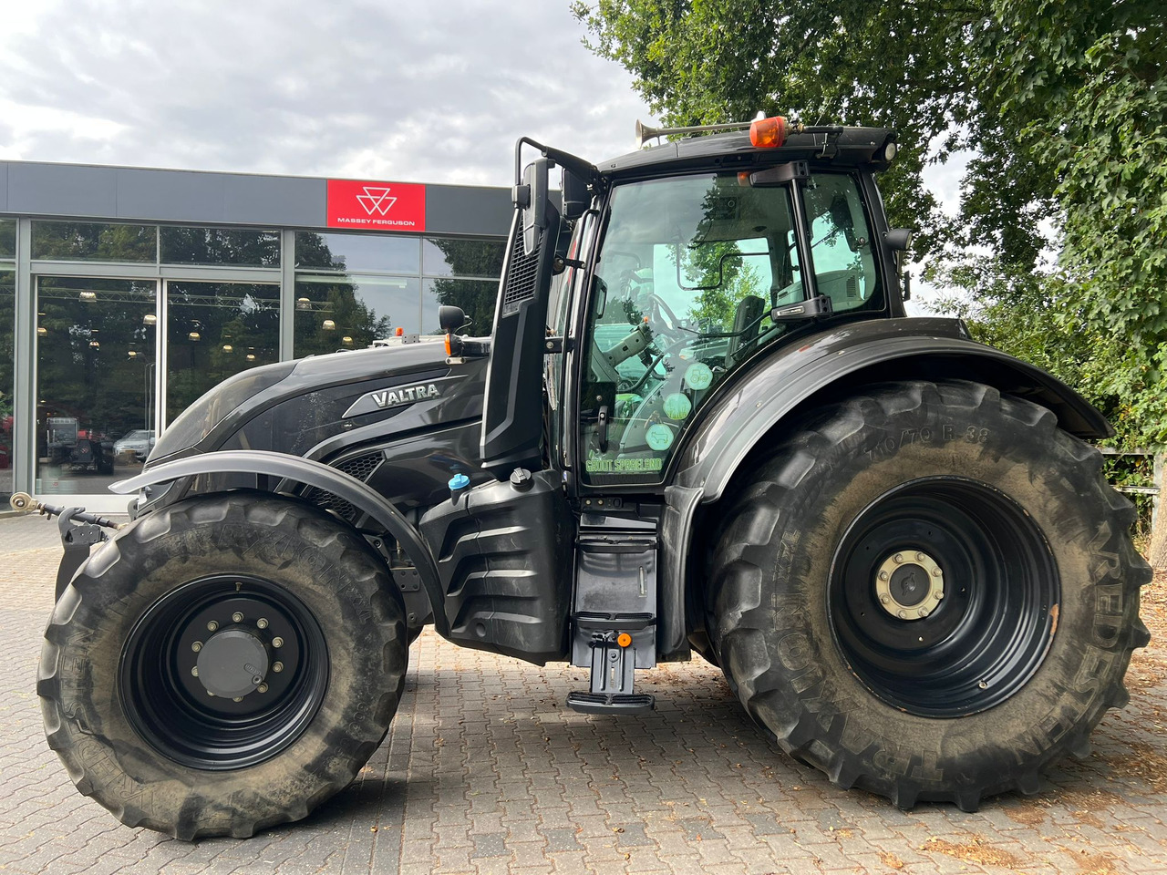 VALTRA T174 Versu - Traktors: foto 2 VALTRA T174 Versu - Traktors: foto 2