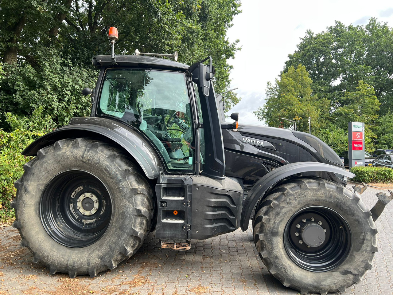 VALTRA T174 Versu - Traktors: foto 4 VALTRA T174 Versu - Traktors: foto 4