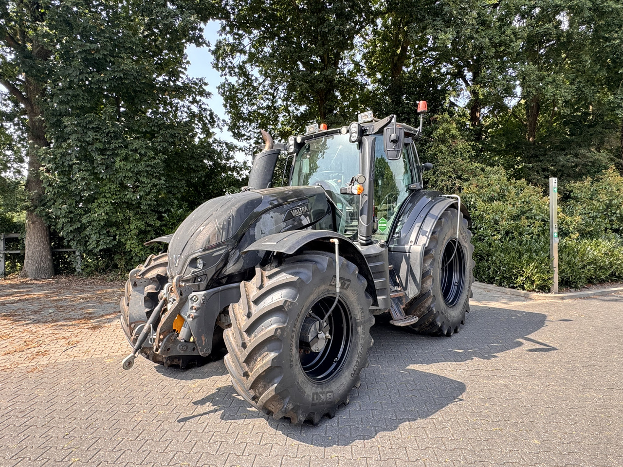 VALTRA T214 Direct - Traktors: foto 1 VALTRA T214 Direct - Traktors: foto 1