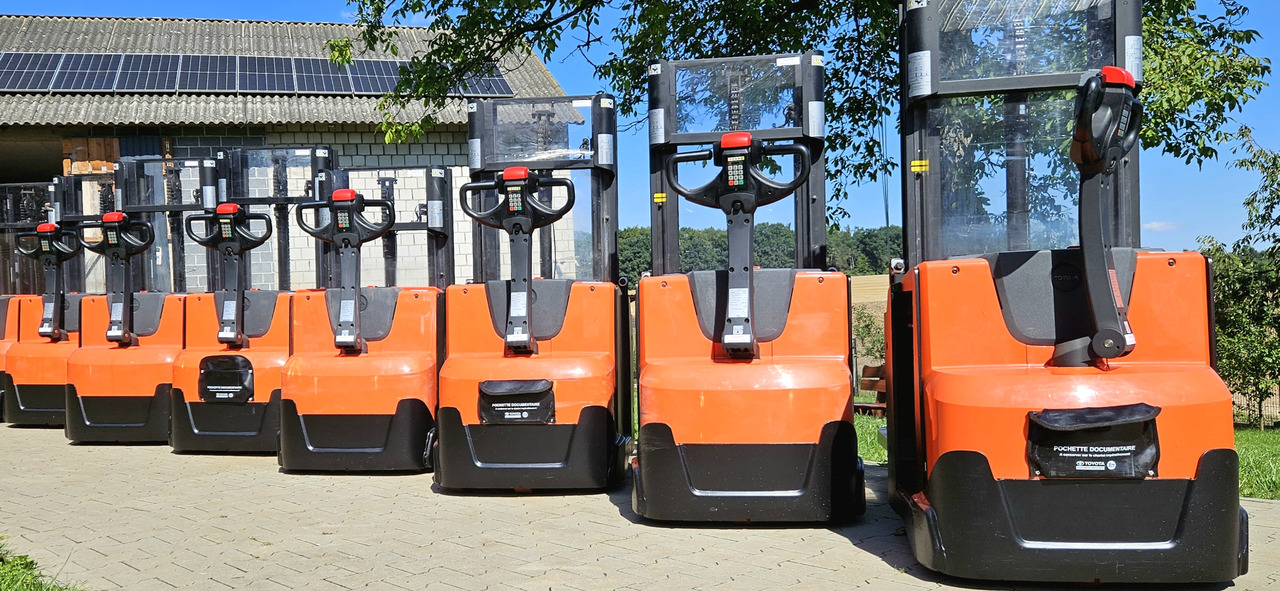 BT SWE 200 Staxio Toyota Initial lift, wstępne podnoszenie wideł, niski maszt - Krautņotājs: foto 1 BT SWE 200 Staxio Toyota Initial lift, wstępne podnoszenie wideł, niski maszt - Krautņotājs: foto 1
