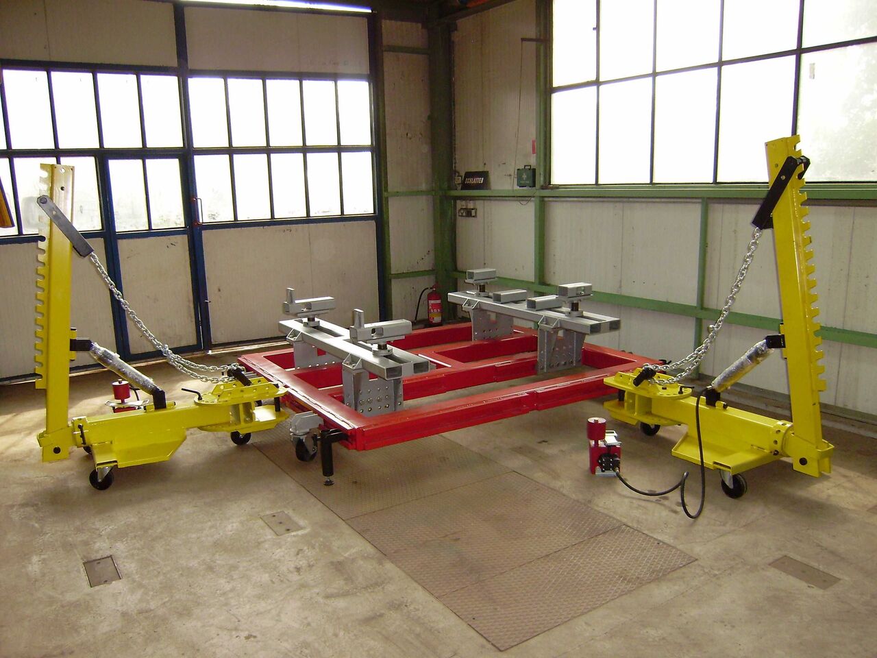 Frame for Truck Cabin Repair / Rahmen für die Reparatur von Lkw-Fahrerhäusern / Rám pro opravu kabin nákladních vozidel / Cadru pentru repararea cabinelor camioanelor - Garāžu aprīkojums: foto 3 Frame for Truck Cabin Repair / Rahmen für die Reparatur von Lkw-Fahrerhäusern / Rám pro opravu kabin nákladních vozidel / Cadru pentru repararea cabinelor camioanelor - Garāžu aprīkojums: foto 3