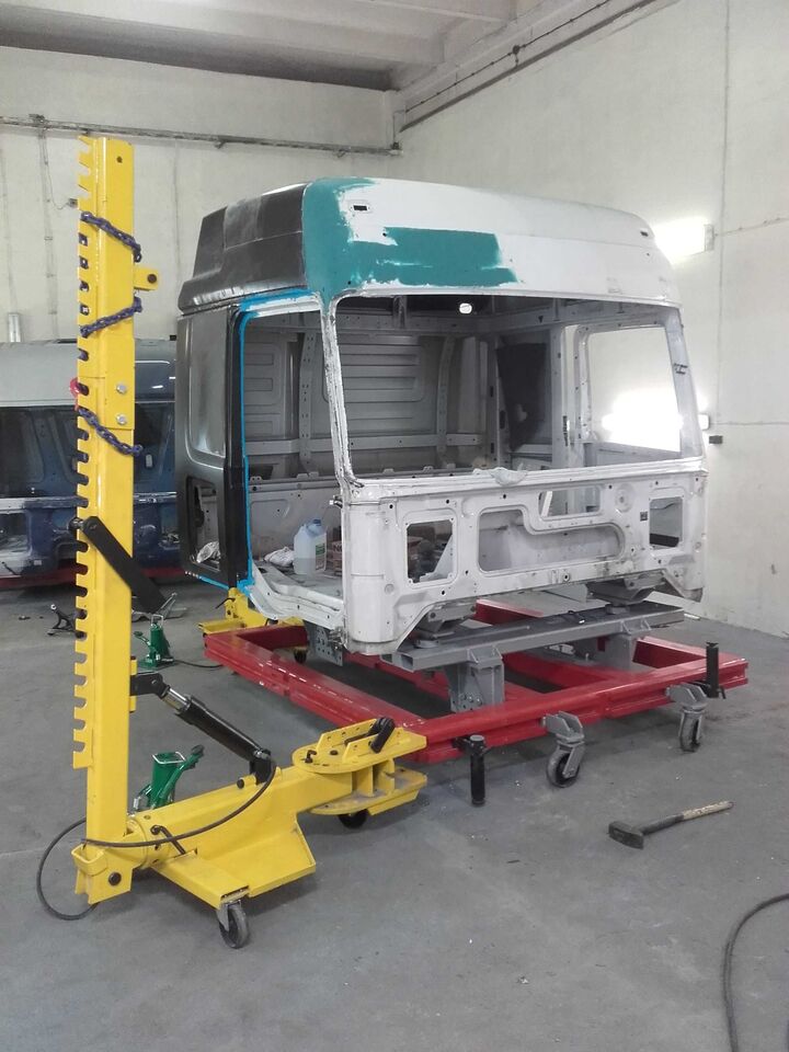Frame for Truck Cabin Repair / Rahmen für die Reparatur von Lkw-Fahrerhäusern / Rám pro opravu kabin nákladních vozidel / Cadru pentru repararea cabinelor camioanelor - Garāžu aprīkojums: foto 2 Frame for Truck Cabin Repair / Rahmen für die Reparatur von Lkw-Fahrerhäusern / Rám pro opravu kabin nákladních vozidel / Cadru pentru repararea cabinelor camioanelor - Garāžu aprīkojums: foto 2