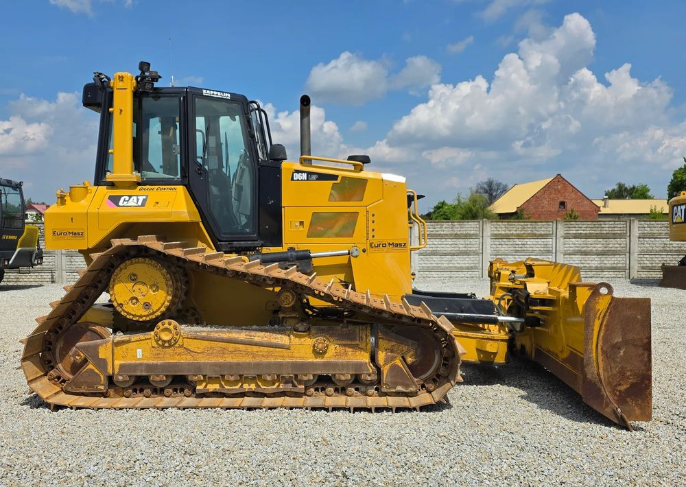 Caterpillar Caterpillar D6N LGP, 2017 ROK, PODWOZIE 80% DOBRE - Buldozers: foto 3 Caterpillar Caterpillar D6N LGP, 2017 ROK, PODWOZIE 80% DOBRE - Buldozers: foto 3