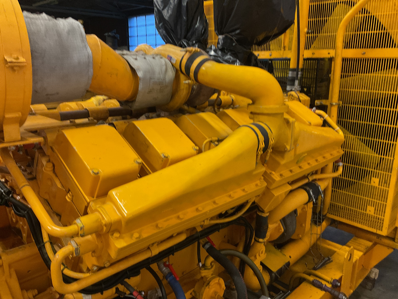 Cummins KTA38G3, 1000KVA Generatorset. Low hours and complete. - Elektroģenerators: foto 3 Cummins KTA38G3, 1000KVA Generatorset. Low hours and complete. - Elektroģenerators: foto 3