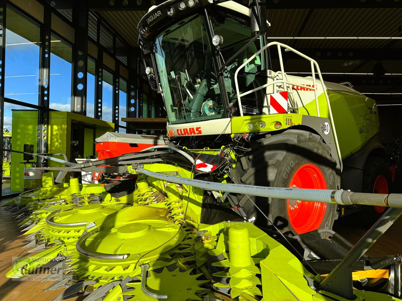 CLAAS Jaguar 970 - Lopbarības kombains: foto 2 CLAAS Jaguar 970 - Lopbarības kombains: foto 2