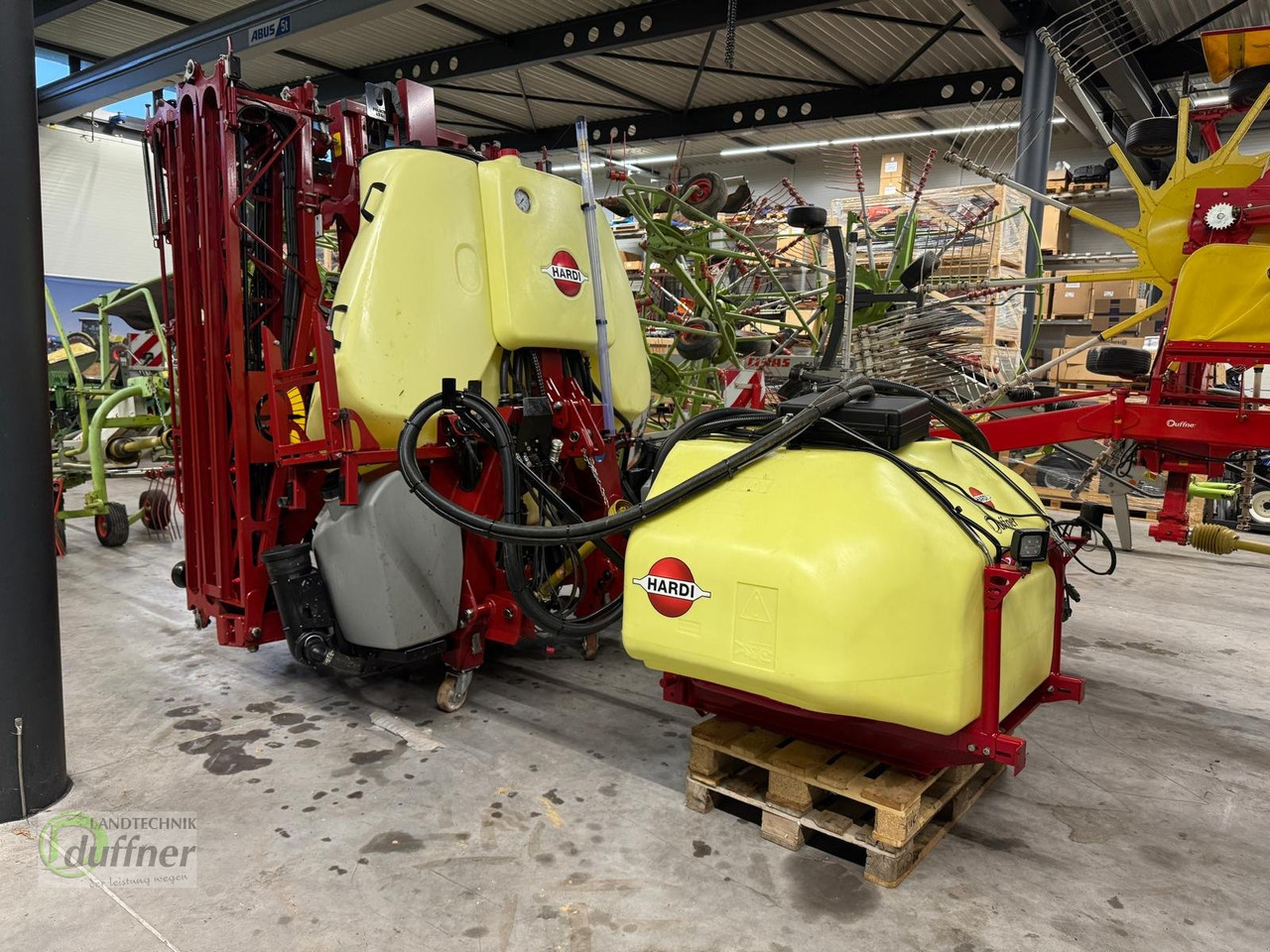 Hardi Mega 12 1200 Smart ISOBUS - Piekabināmais miglotājs: foto 2 Hardi Mega 12 1200 Smart ISOBUS - Piekabināmais miglotājs: foto 2