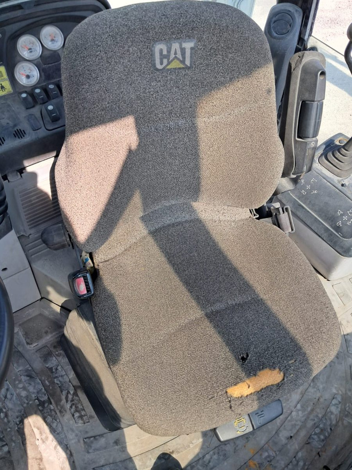 CATERPILLAR 428E - Ekskavators-iekrāvējs: foto 4 CATERPILLAR 428E - Ekskavators-iekrāvējs: foto 4