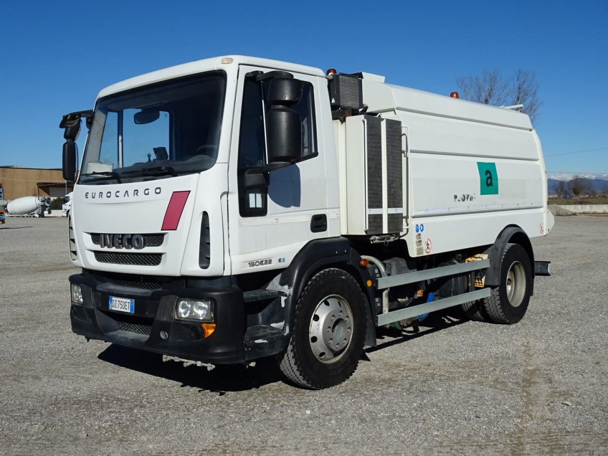 IVECO EUROCARGO 150E22 - Ielu tīrīšanas mašīna: foto 3 IVECO EUROCARGO 150E22 - Ielu tīrīšanas mašīna: foto 3