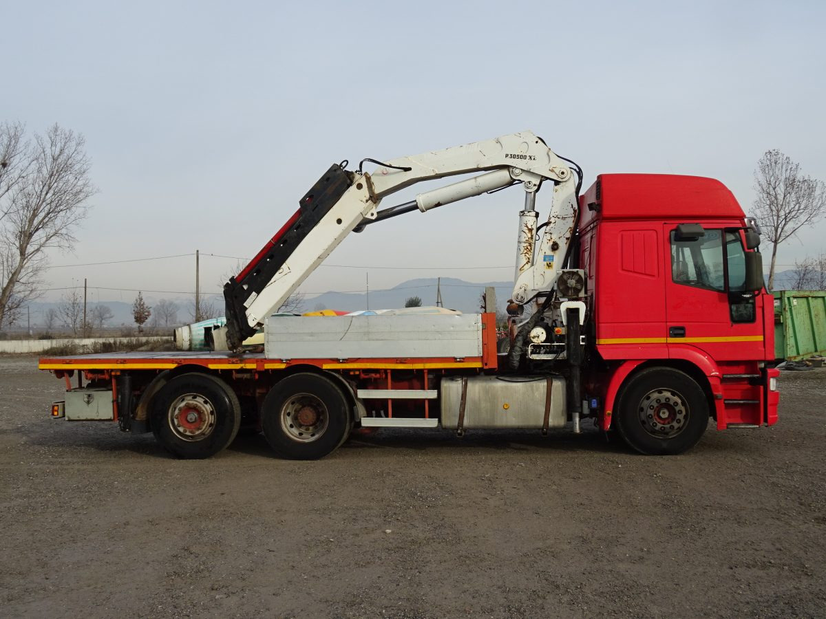 IVECO EUROSTAR 240E42 BONFIGLIOLI P30500XL - Bortu kravas automašīna/ Platforma, Kravas auto ar manipulatoru: foto 4 IVECO EUROSTAR 240E42 BONFIGLIOLI P30500XL - Bortu kravas automašīna/ Platforma, Kravas auto ar manipulatoru: foto 4