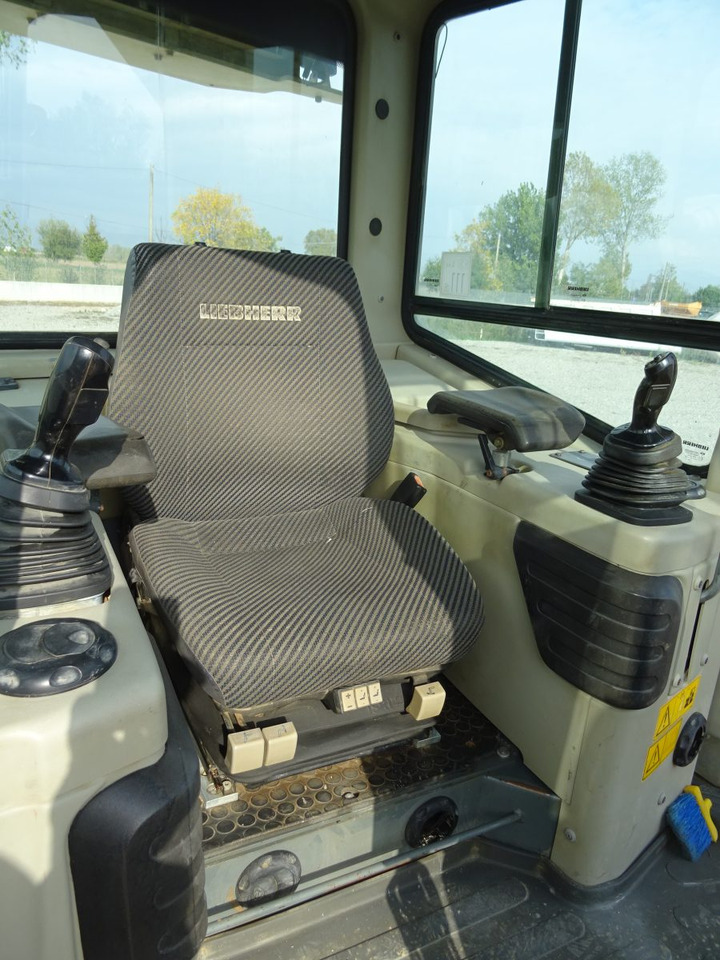 Buldozers LIBHERR PR 734 XL: foto 13