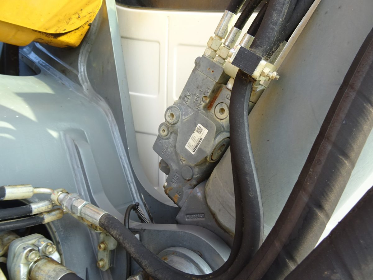 Kāpurķēžu ekskavators LIEBHERR R936 NLC: foto 16 Kāpurķēžu ekskavators LIEBHERR R936 NLC: foto 16