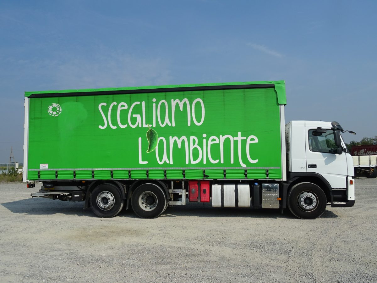 VOLVO FM9 R 62 - Kravas automašīna ar tentu: foto 4 VOLVO FM9 R 62 - Kravas automašīna ar tentu: foto 4
