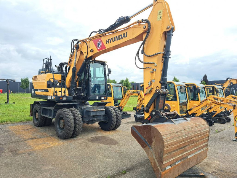Hyundai HW160 - Riteņu ekskavators: foto 2 Hyundai HW160 - Riteņu ekskavators: foto 2