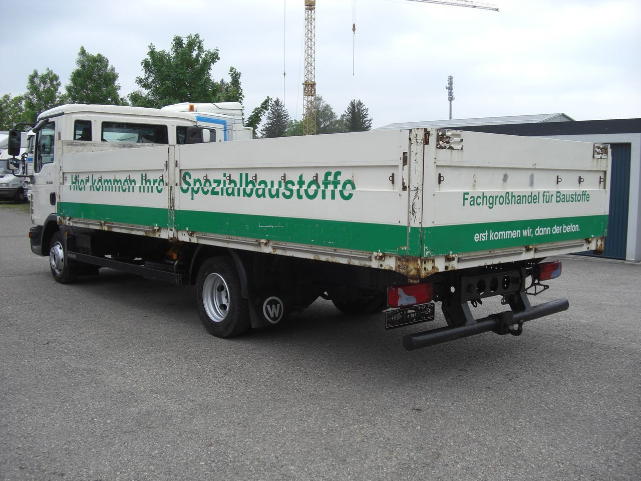 MAN 8180L Baustoffpritsche MAN 8180L Baustoffpritsche - Automašīna ar kravas platformu: foto 4 MAN 8180L Baustoffpritsche MAN 8180L Baustoffpritsche - Automašīna ar kravas platformu: foto 4
