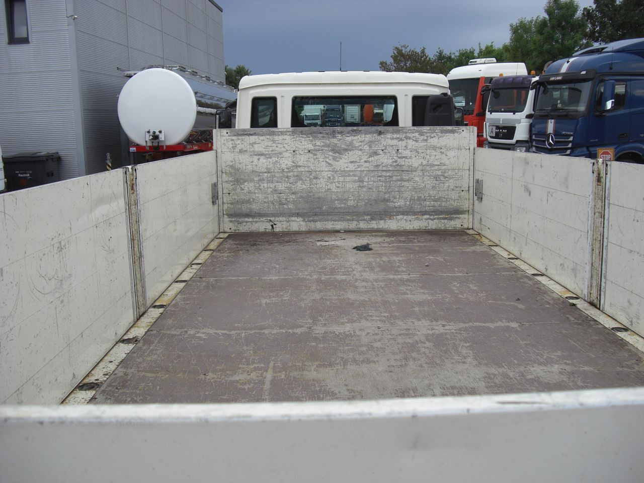 MAN 8180L Pritsche MAN 8180L Pritsche - Automašīna ar kravas platformu: foto 5 MAN 8180L Pritsche MAN 8180L Pritsche - Automašīna ar kravas platformu: foto 5