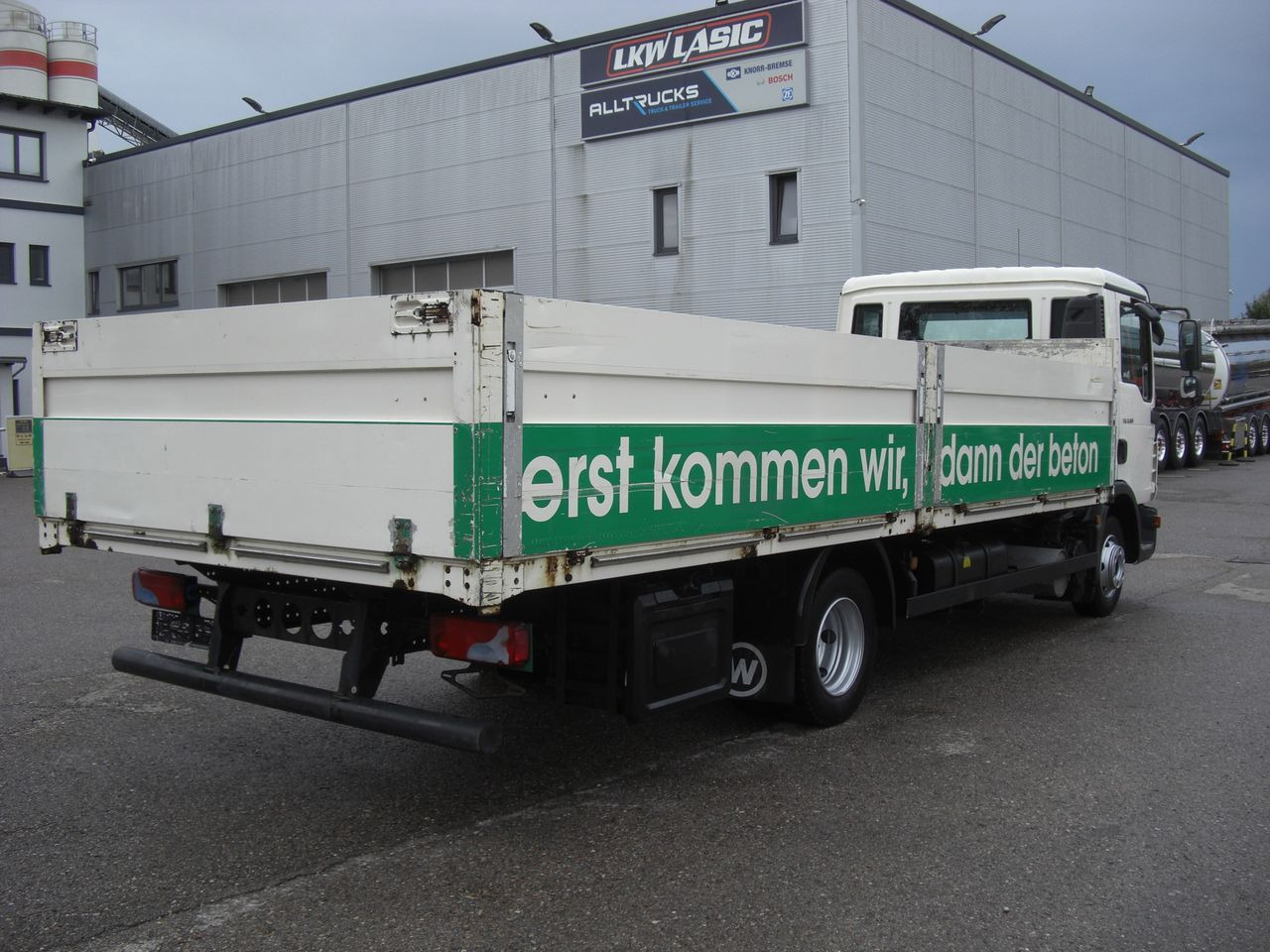 MAN 8180L Pritsche MAN 8180L Pritsche - Automašīna ar kravas platformu: foto 3 MAN 8180L Pritsche MAN 8180L Pritsche - Automašīna ar kravas platformu: foto 3
