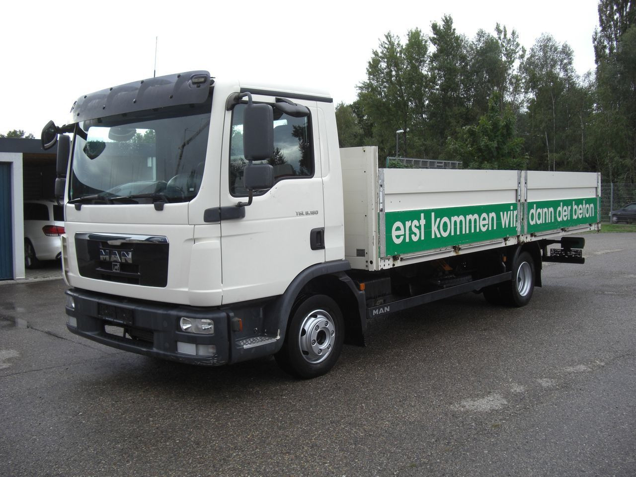 MAN 8180L Pritsche MAN 8180L Pritsche - Automašīna ar kravas platformu: foto 1 MAN 8180L Pritsche MAN 8180L Pritsche - Automašīna ar kravas platformu: foto 1