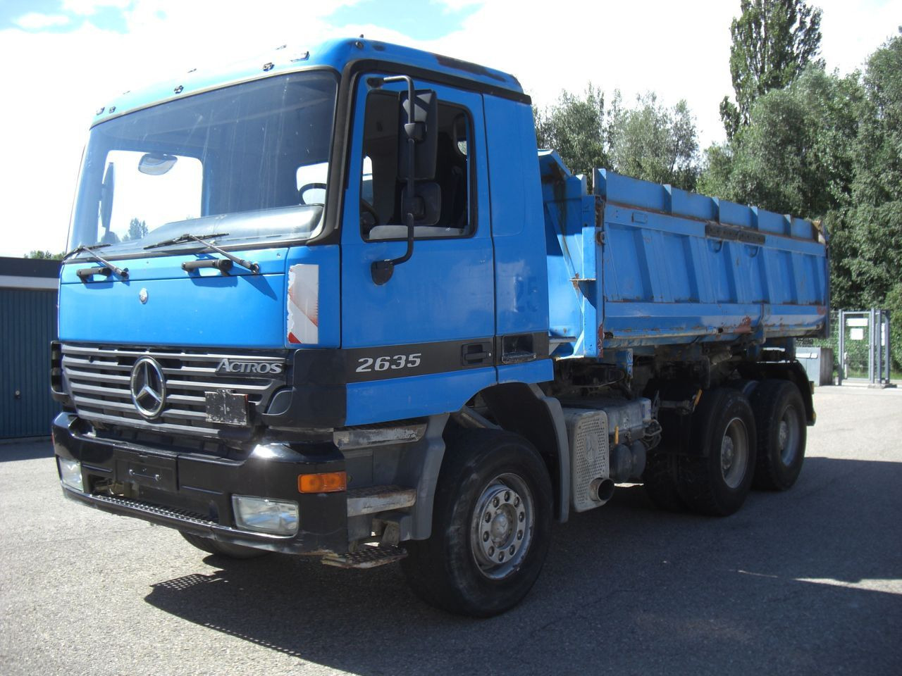 Mercedes-Benz 2635K 6x4 - Kravas automašīna pašizgāzējs: foto 1 Mercedes-Benz 2635K 6x4 - Kravas automašīna pašizgāzējs: foto 1