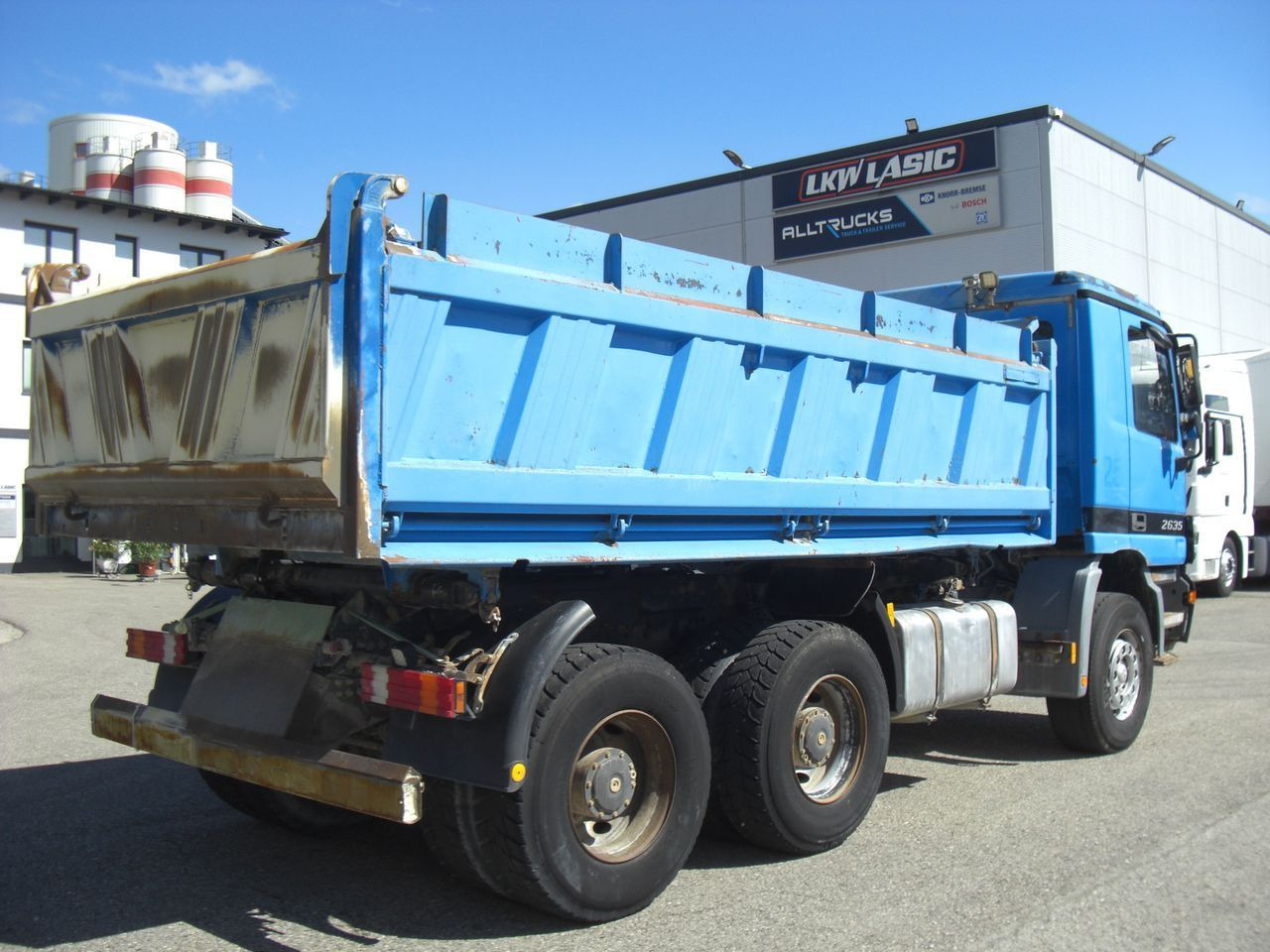 Mercedes-Benz 2635K 6x4 - Kravas automašīna pašizgāzējs: foto 3 Mercedes-Benz 2635K 6x4 - Kravas automašīna pašizgāzējs: foto 3