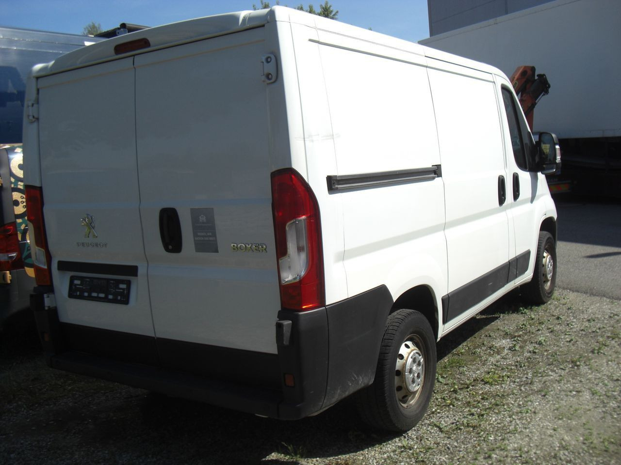 Peugeot BOXER 2,0 KURZ/NIEDRIG - Mazs furgons: foto 4 Peugeot BOXER 2,0 KURZ/NIEDRIG - Mazs furgons: foto 4