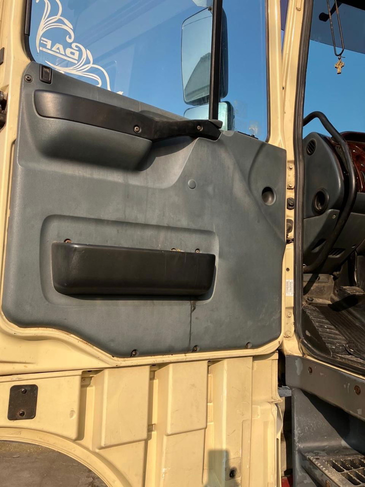 DAF XF 95 430 Platform - Bortu kravas automašīna/ Platforma: foto 4 DAF XF 95 430 Platform - Bortu kravas automašīna/ Platforma: foto 4