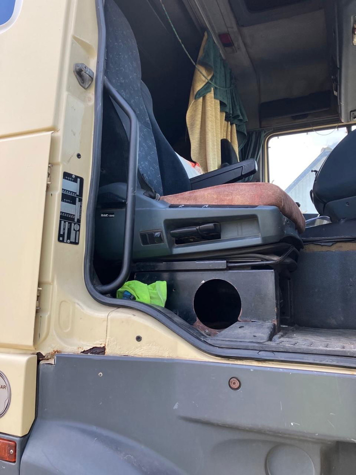 DAF XF 95 430 Platform - Bortu kravas automašīna/ Platforma: foto 5 DAF XF 95 430 Platform - Bortu kravas automašīna/ Platforma: foto 5