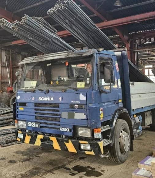 Scania 93 Carne - Kravas auto ar manipulatoru: foto 2 Scania 93 Carne - Kravas auto ar manipulatoru: foto 2