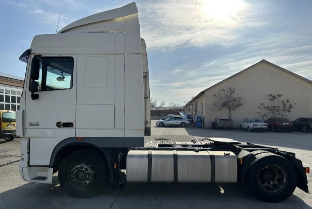 DAF XF 105.460 Tractor head - Vilcējs: foto 3 DAF XF 105.460 Tractor head - Vilcējs: foto 3