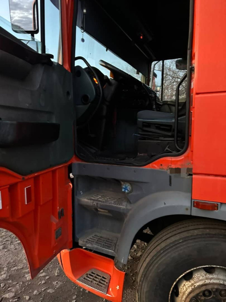 DAF XF 95.430 Tractor head - Vilcējs: foto 4 DAF XF 95.430 Tractor head - Vilcējs: foto 4